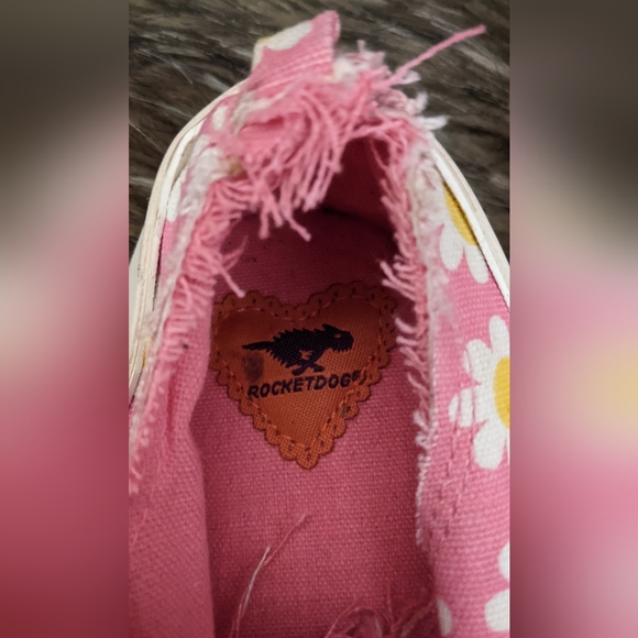 Rocket Dog Child's Pink Flats with Flowers- 13 - Picture 5 of 6